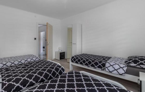Apartments Sweet Home โอโทชาส ภายนอก รูปภาพ