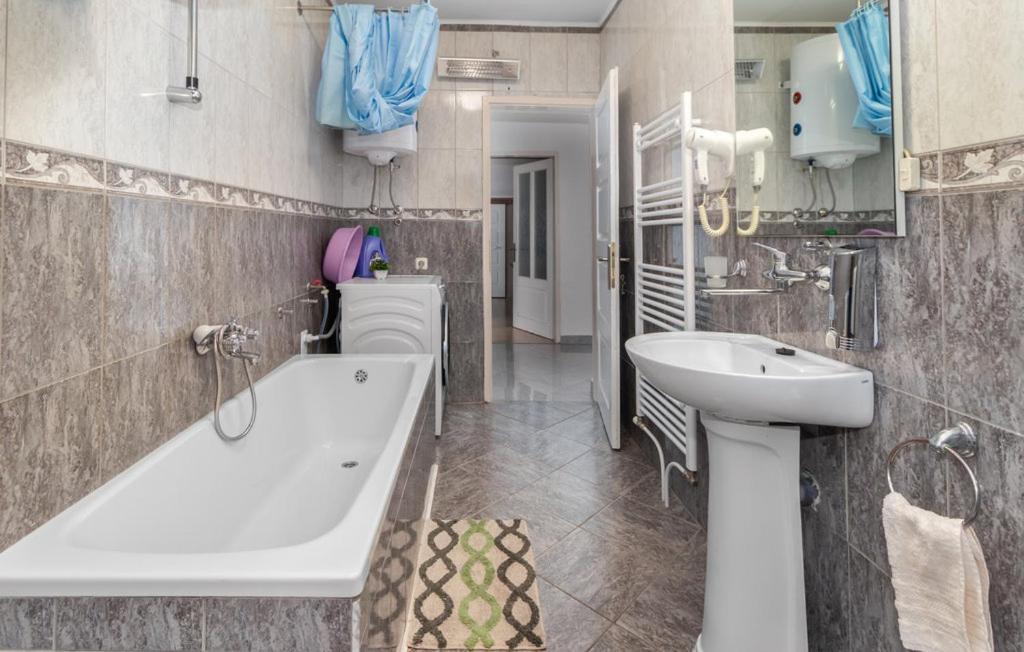 Apartments Sweet Home โอโทชาส ภายนอก รูปภาพ